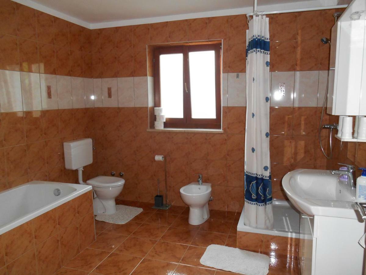Miadea Rovinjsko Selo Exterior foto