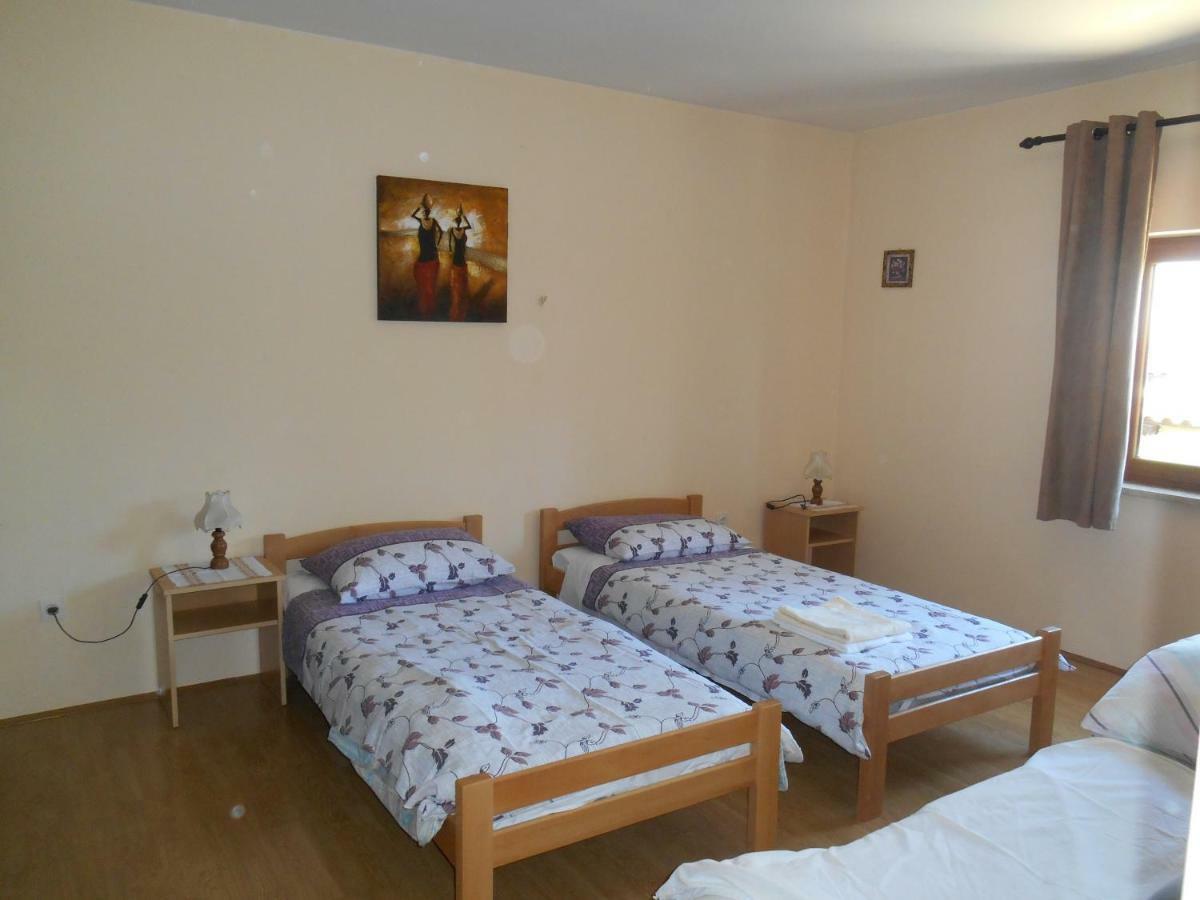 Miadea Rovinjsko Selo Exterior foto