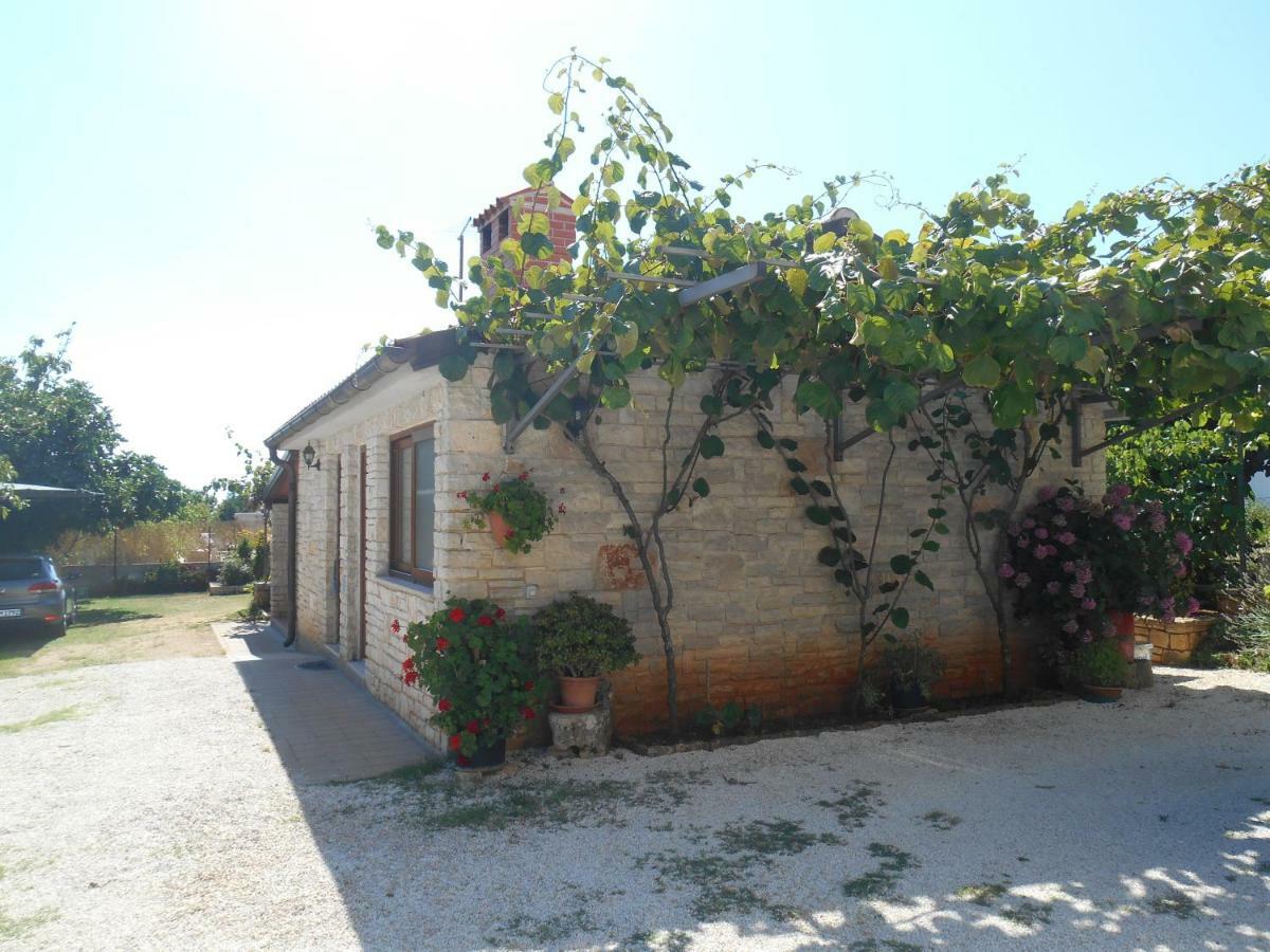 Miadea Rovinjsko Selo Exterior foto