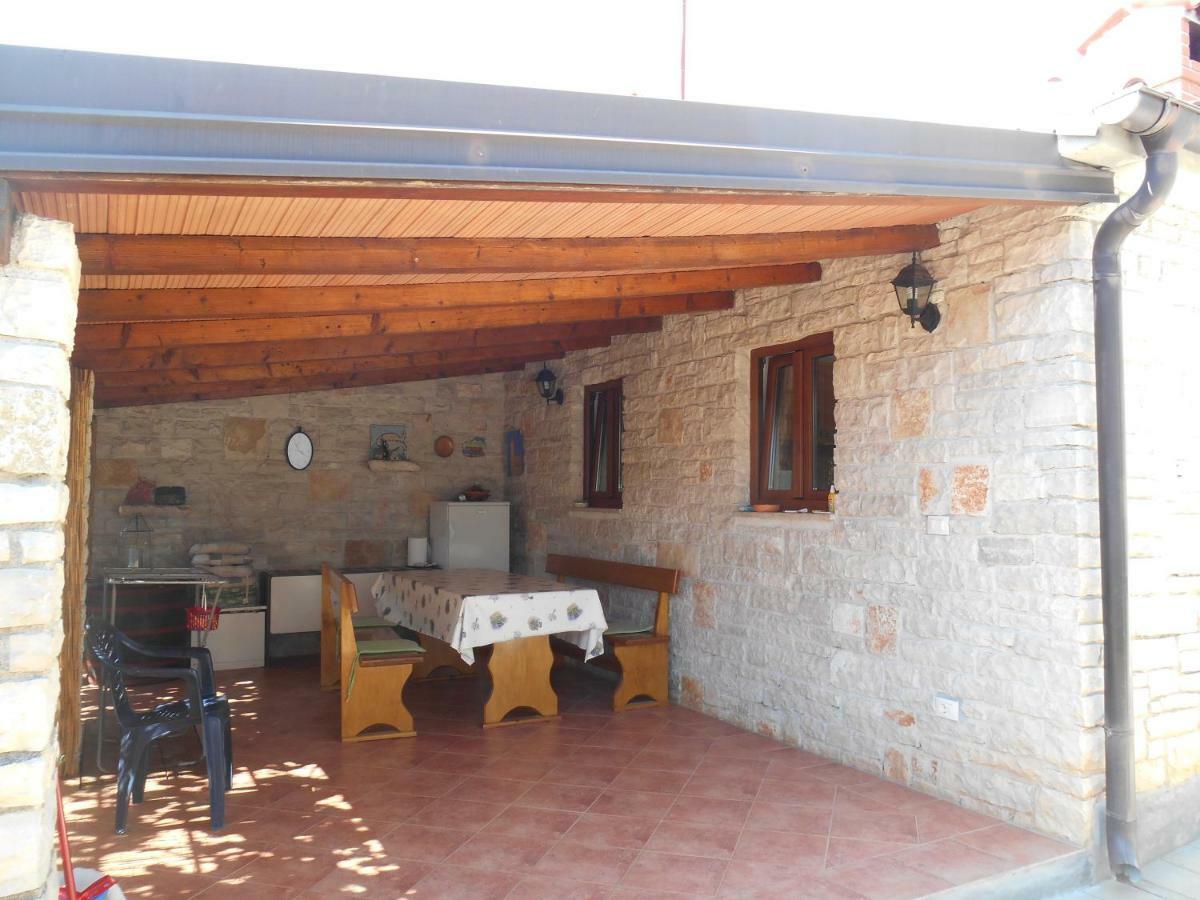 Miadea Rovinjsko Selo Exterior foto